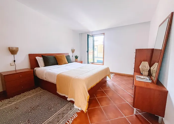 Just Like - Casa Dos Pinheiros Каминья